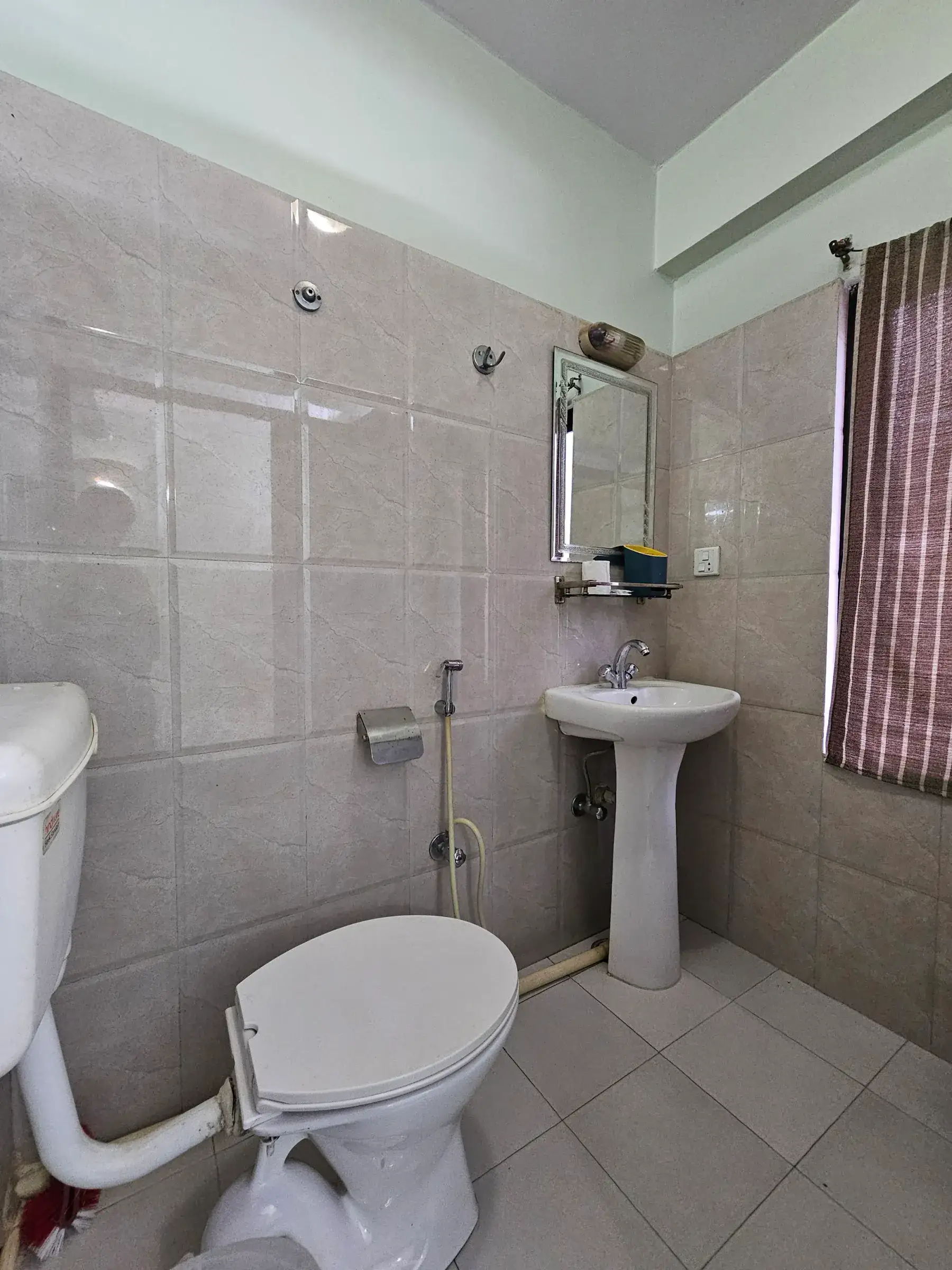 Apartment 1 bathroom